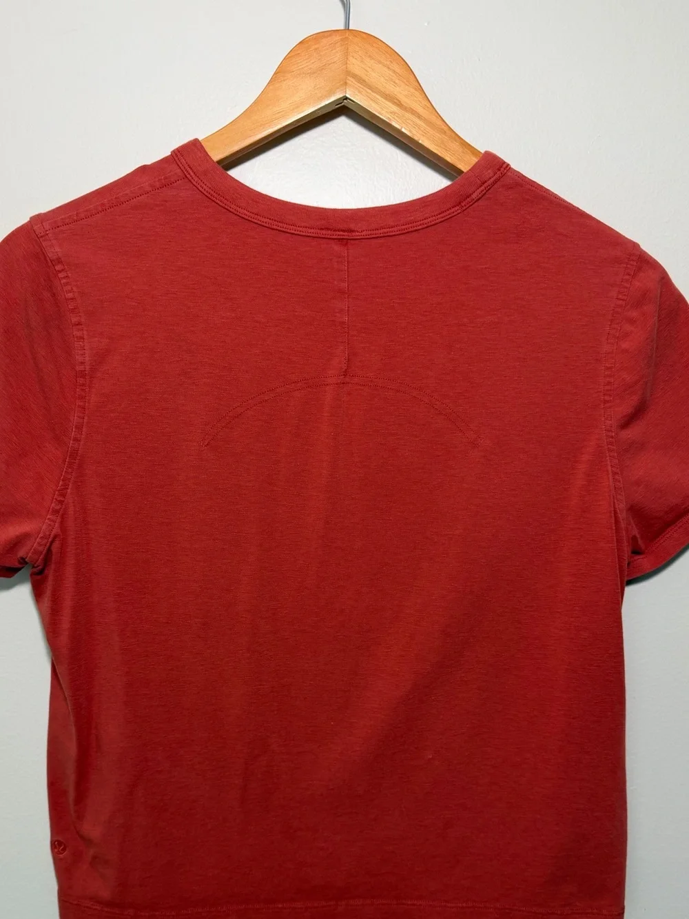 Lululemon Cropped Tee